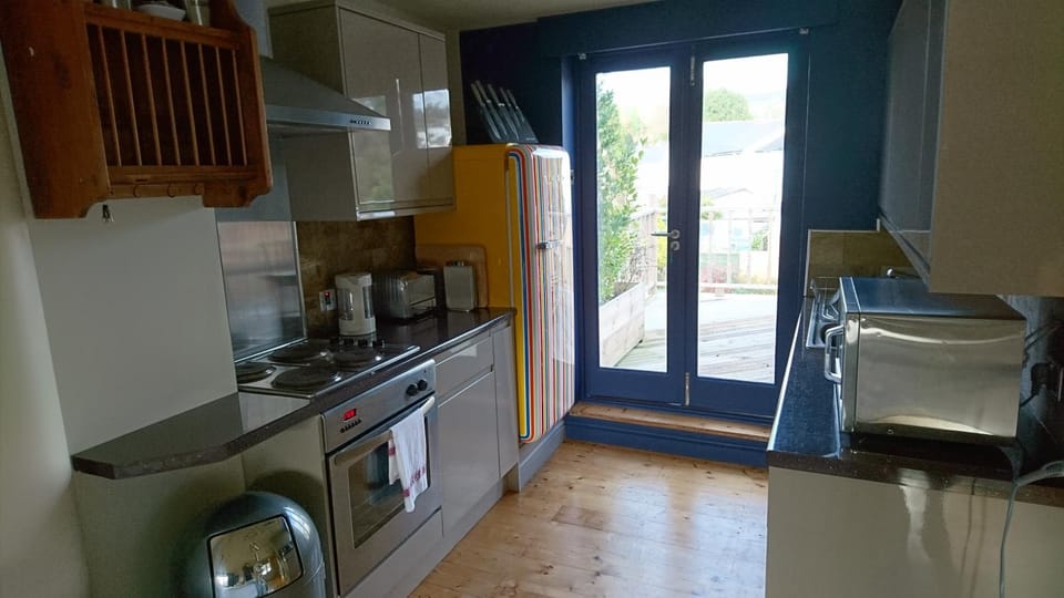 Coffee/tea facilities, Kitchen or kitchenette, minibar, pet friendly, stove, toaster, washing machine, dryer
