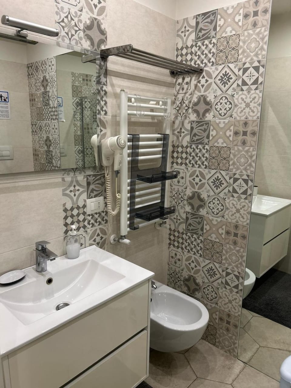 Bathroom, bidet, towels