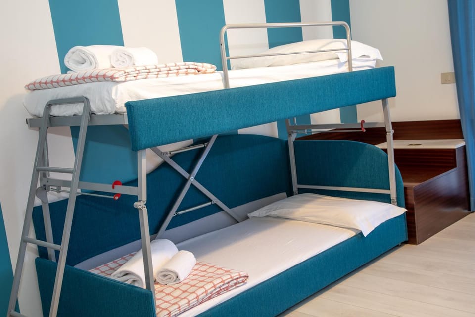 bunk bed