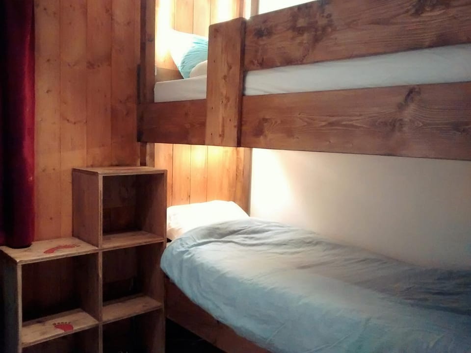 bunk bed