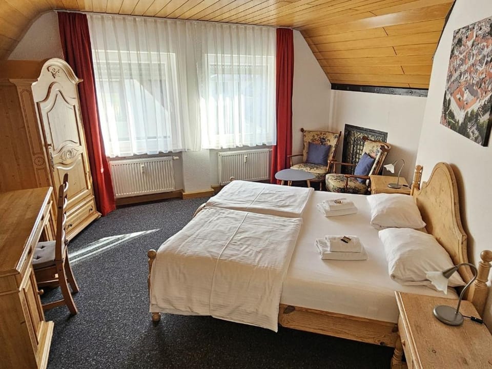 Bed, Photo of the whole room, Seating area, wardrobe