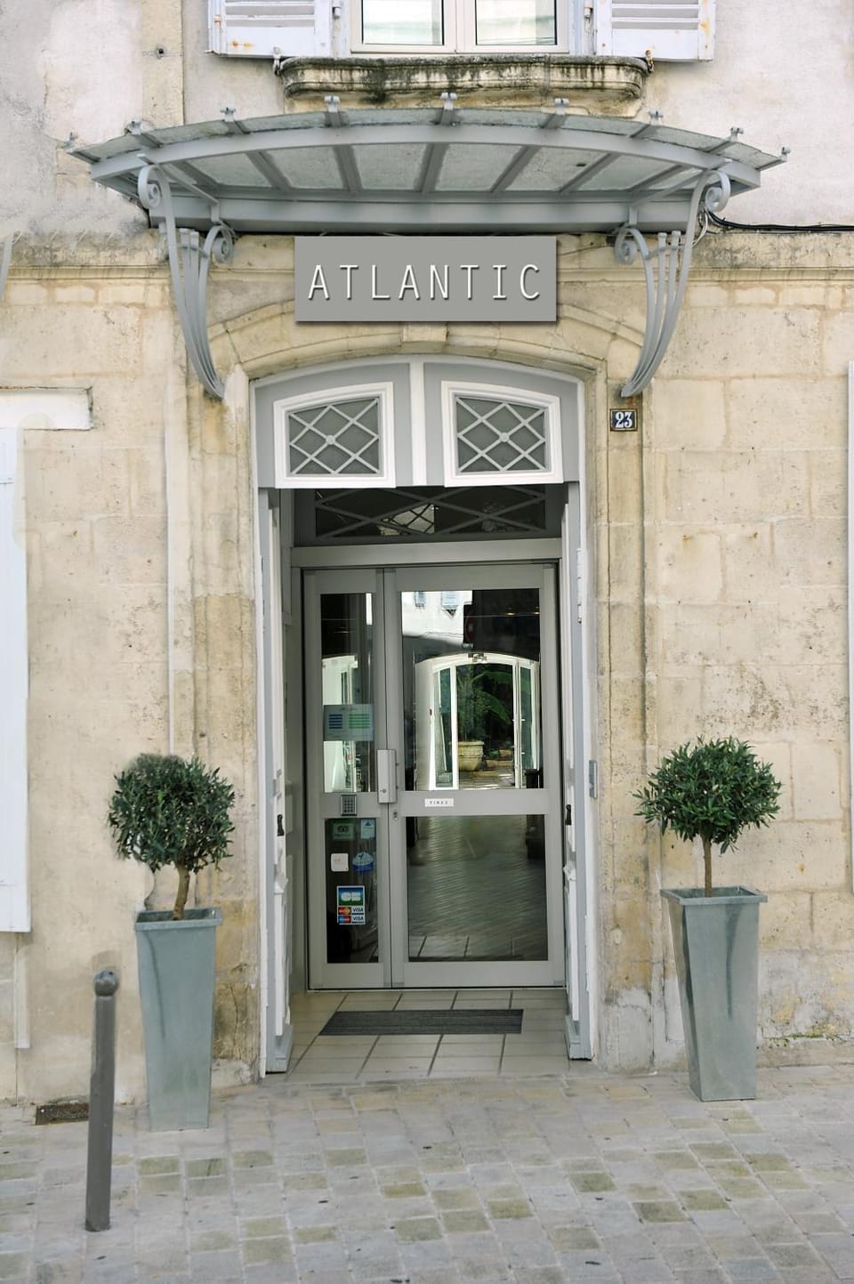 Facade/entrance