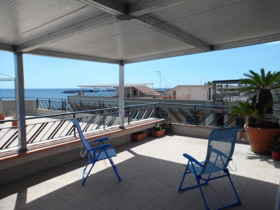 Balcony/Terrace, Balcony/Terrace, City view, Garden view, Landmark view, Mountain view, Sea view, Street view