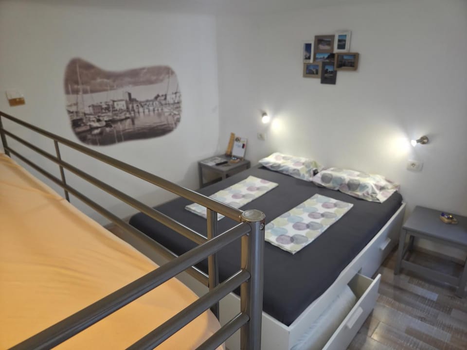 Traditional Piran house Hostel in Piran