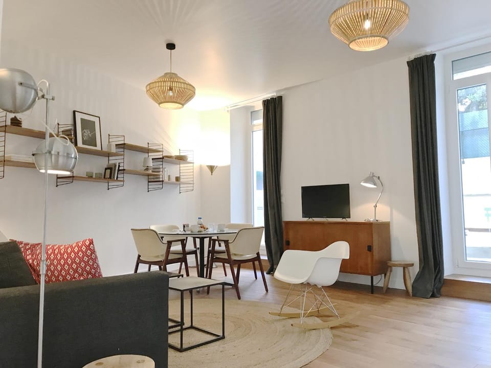 Communal lounge/ TV room, Living room