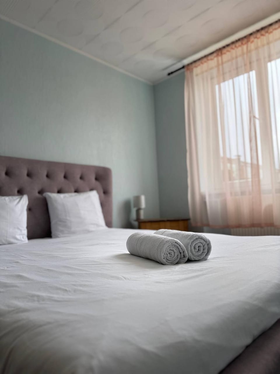 Bed, Photo of the whole room, towels
