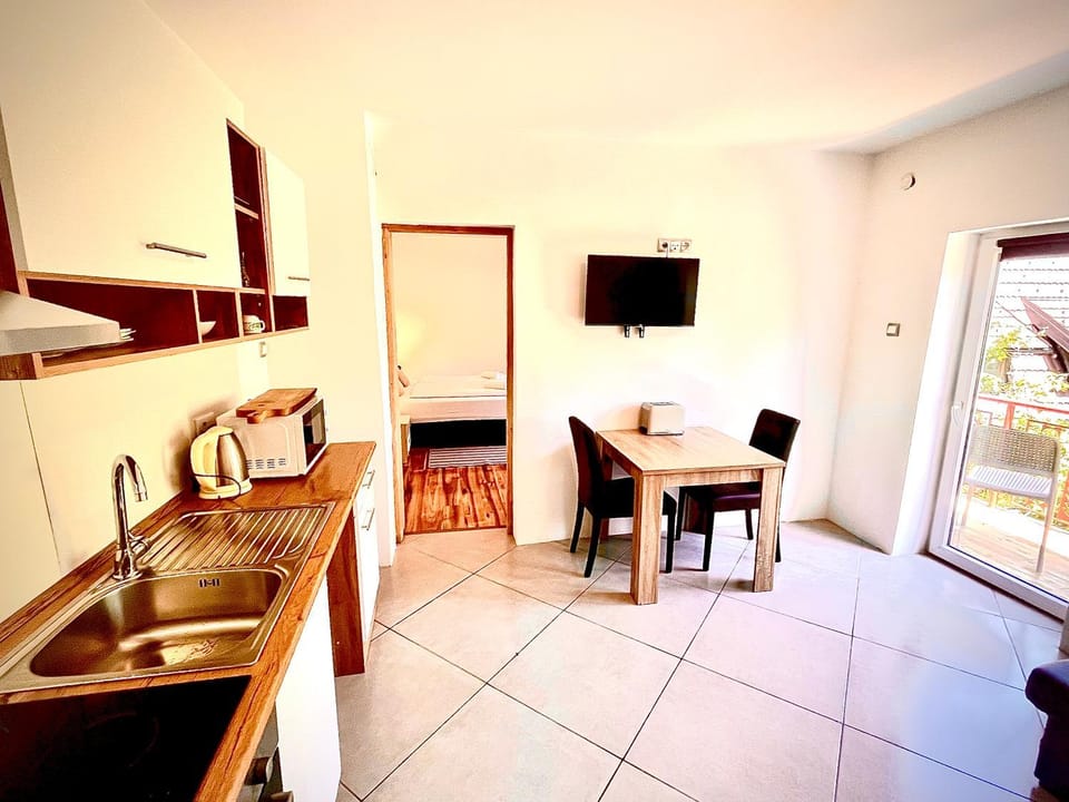 Kitchen or kitchenette, Living room