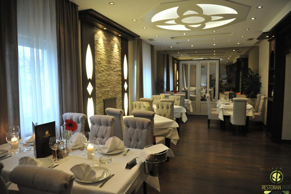 Restaurant/places to eat, On site, Drinks, Alcoholic drinks, Non alcoholic drinks