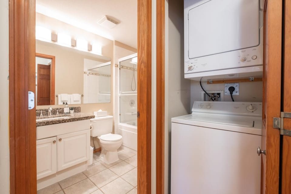 Shower, Toilet, Bathroom, Bath, towels, washing machine, dryer