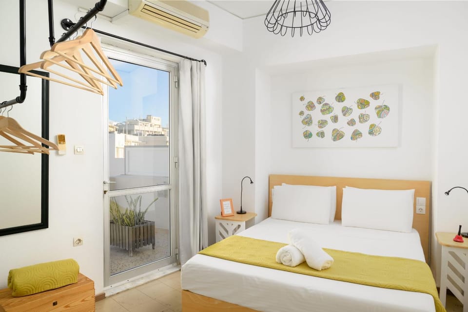 Bed, Bedroom, towels, air conditioner