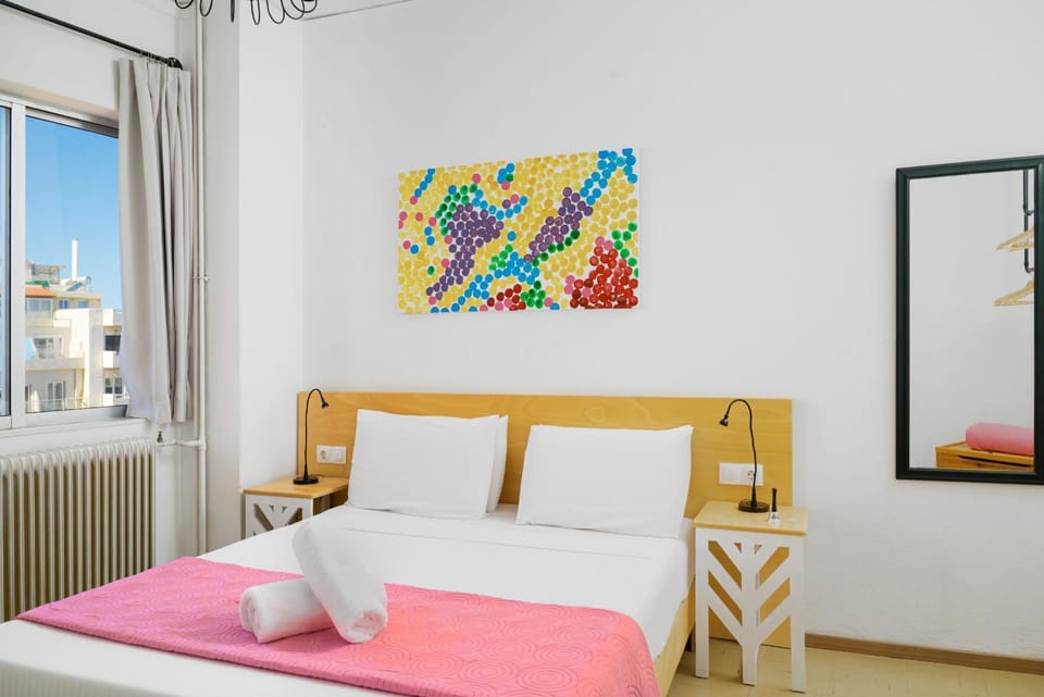 Bed, View (from property/room), Bedroom, City view, towels