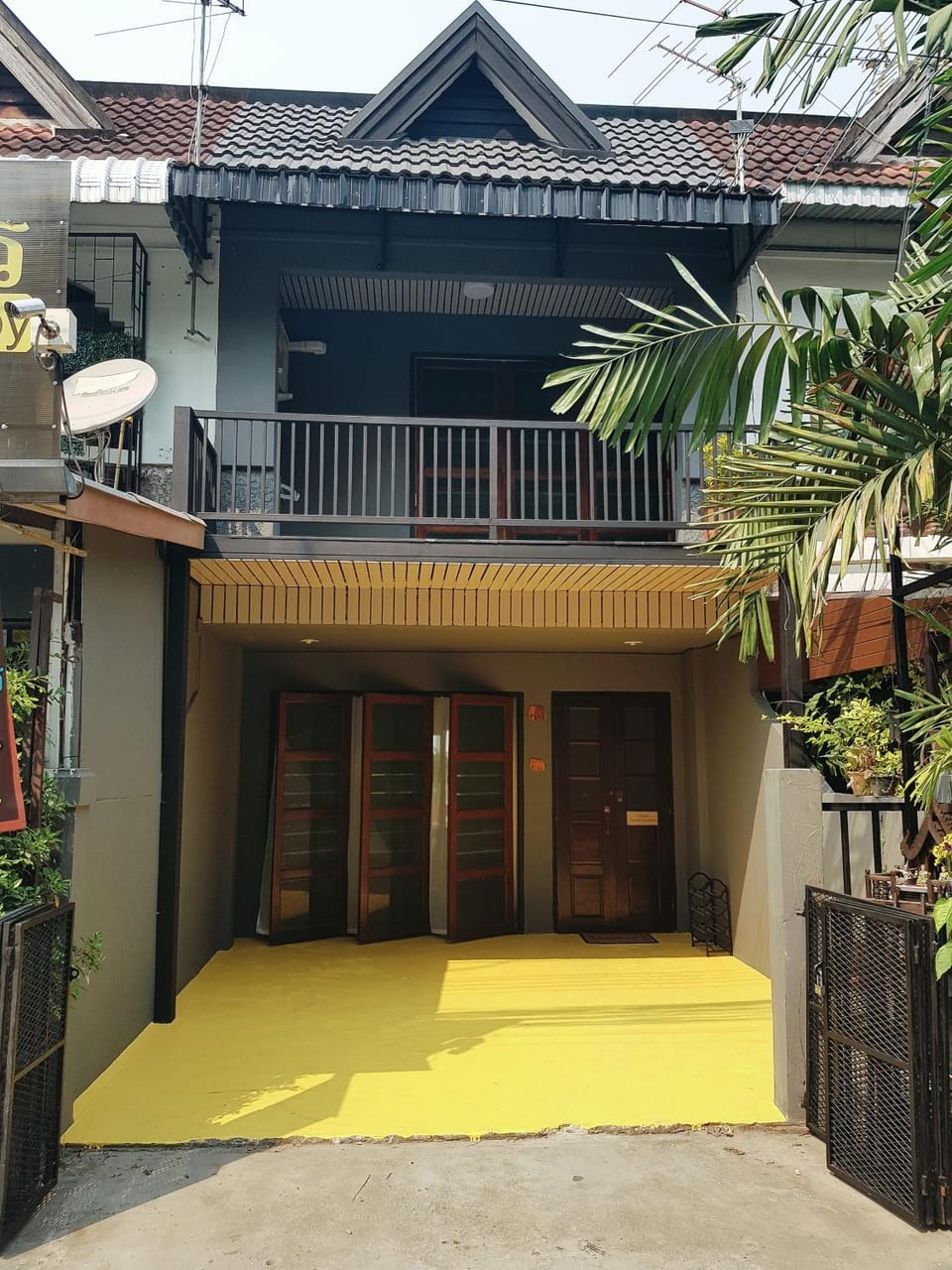 Facade/entrance