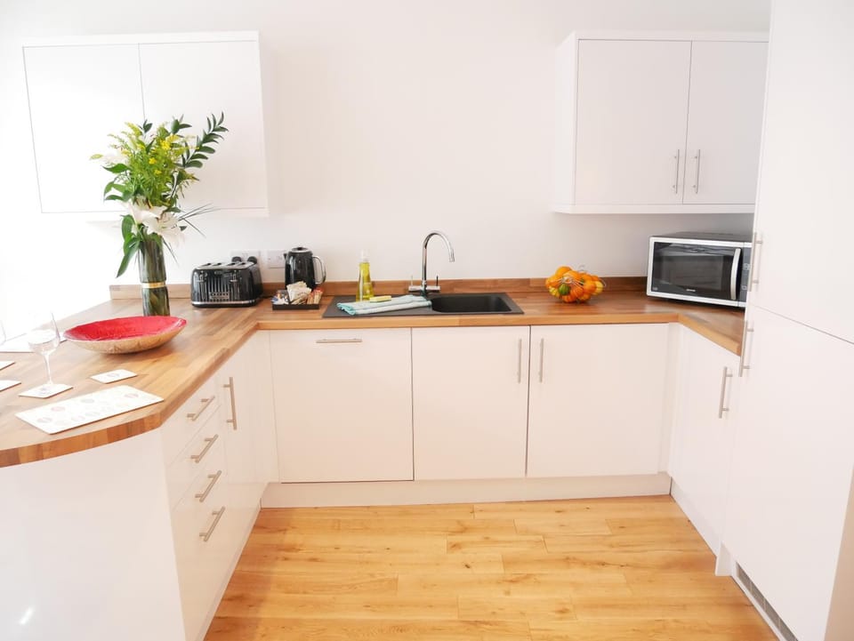 The Courtyard, 4 - Bed, Sleeps 6, Pets Welcome Apartment hotel in England