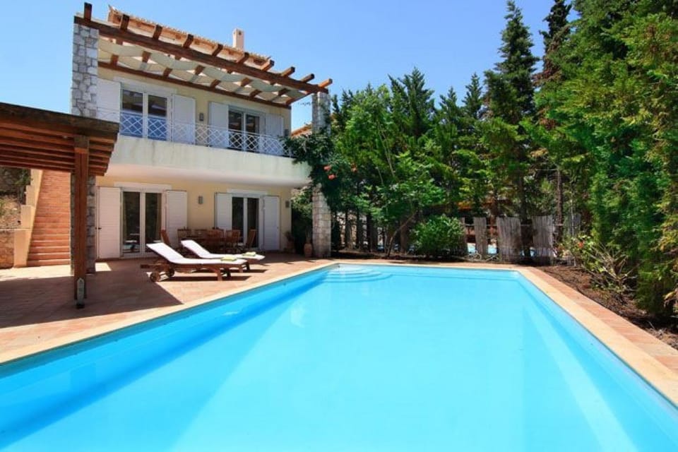 Property building, Swimming pool, Swimming pool