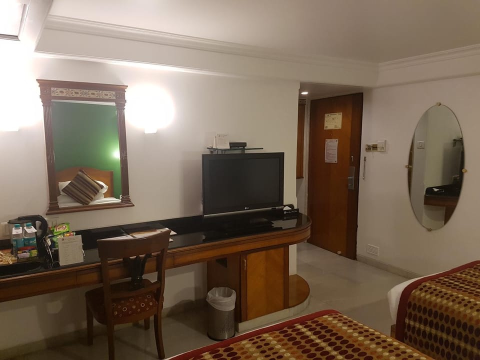 TV and multimedia, hair dresser