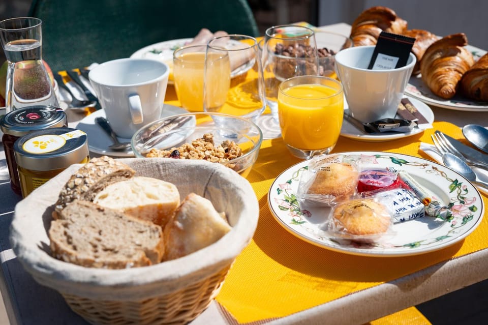 Breakfast, Buffet breakfast