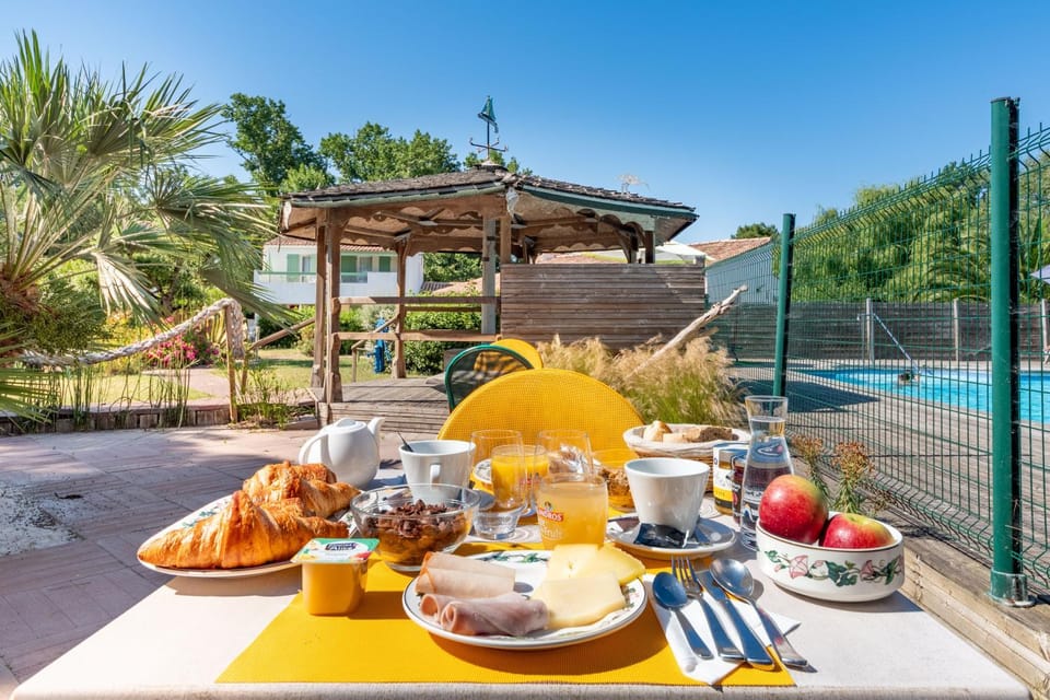 Breakfast, Buffet breakfast