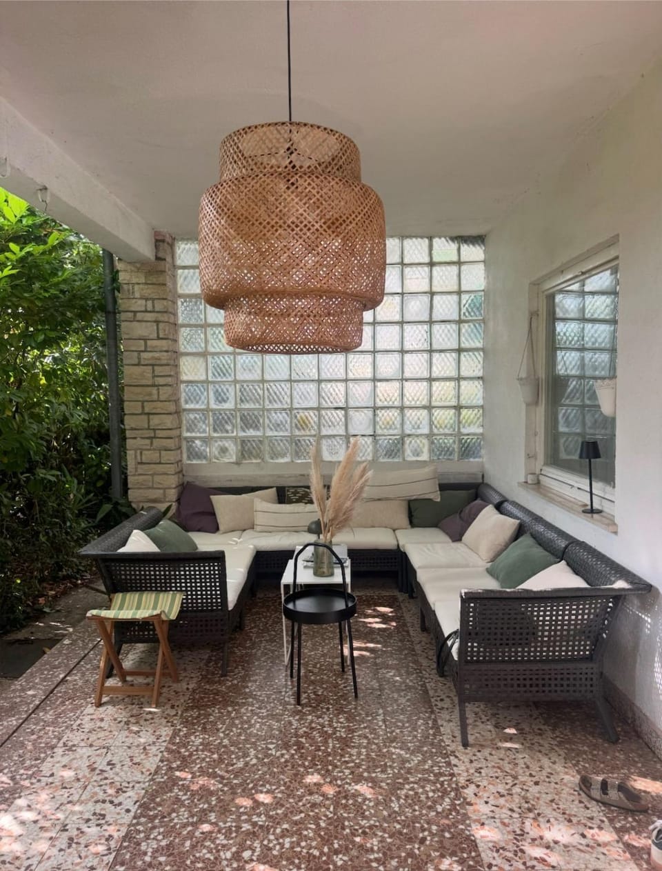 Patio, Living room, Seating area, Dining area