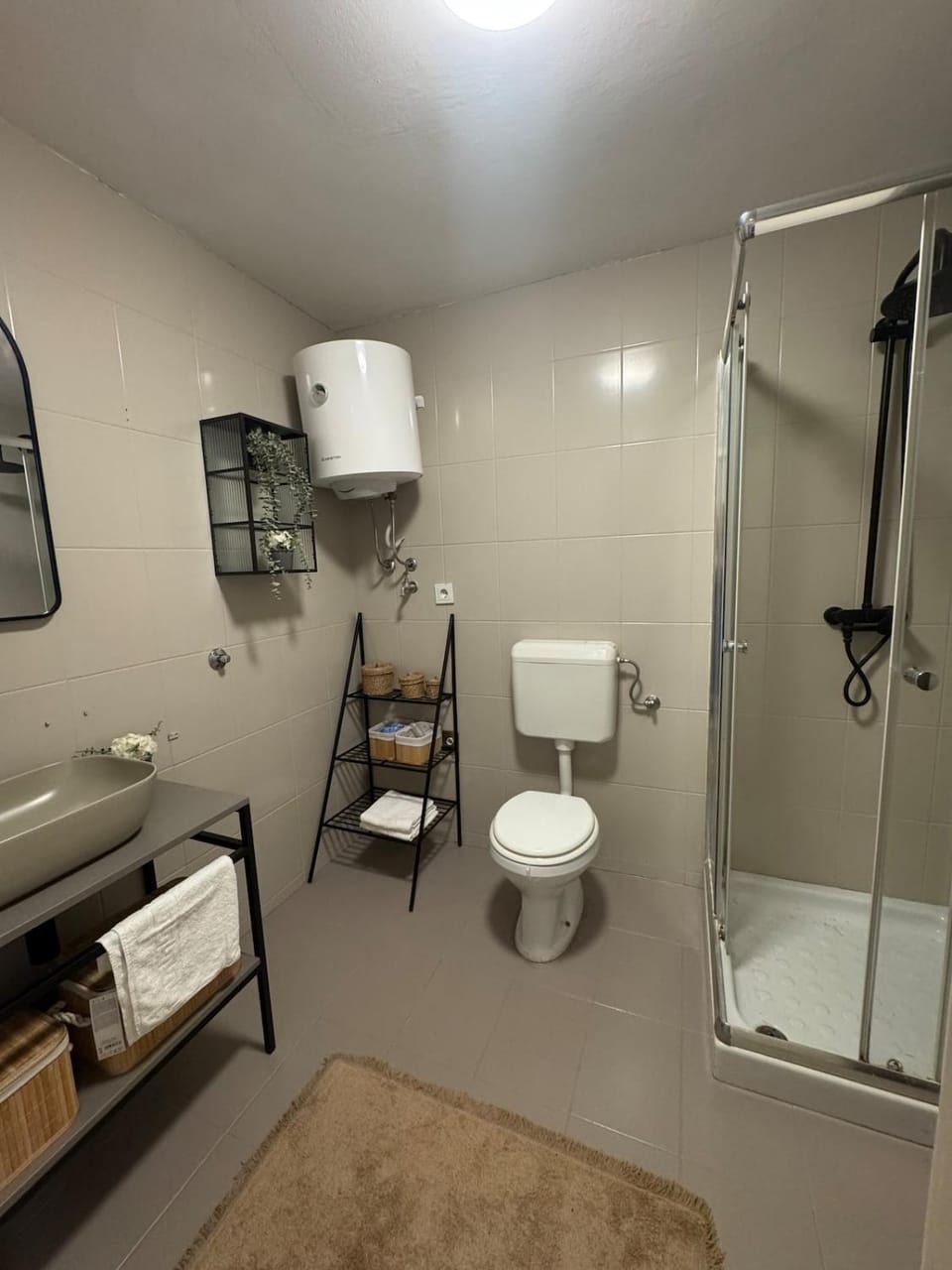 Shower, Toilet, Bathroom, towels