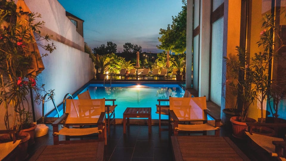 Swimming pool, Swimming pool