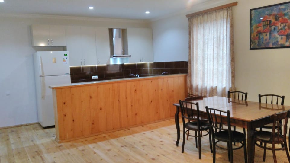 Communal lounge/ TV room, Communal kitchen, Garden view, Mountain view