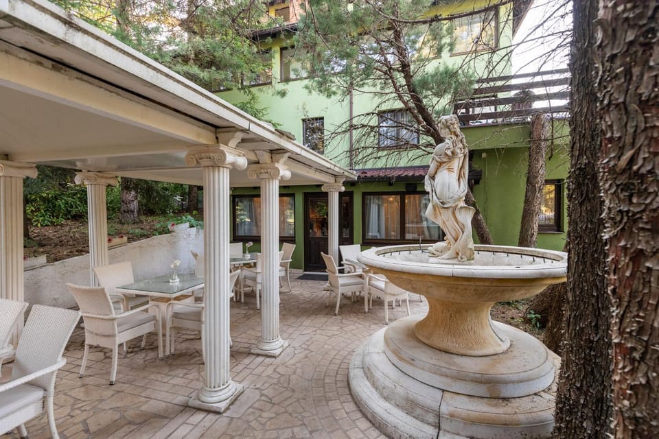 Property building, Patio, Garden, Garden view