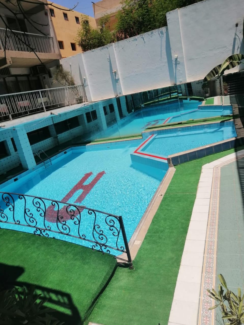 Swimming pool