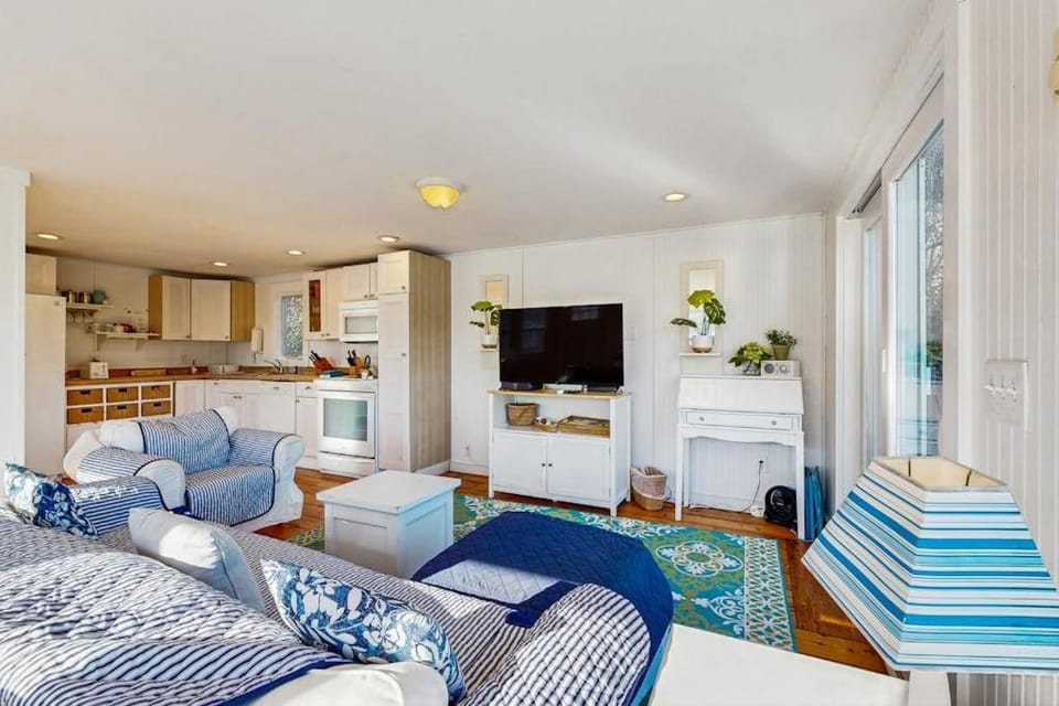 A Chatham Pearl on Oyster River House in Chatham