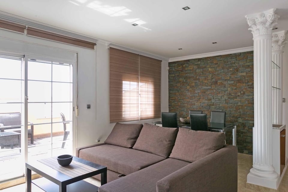 Balcony/Terrace, Living room, Seating area, Dining area