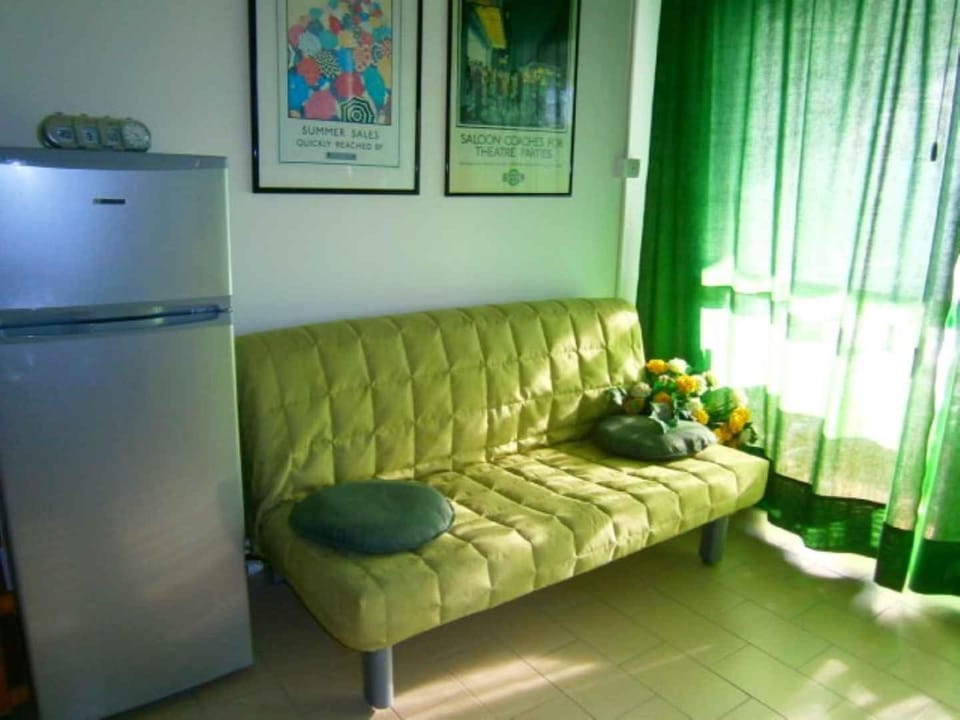 Bed, Living room, Seating area