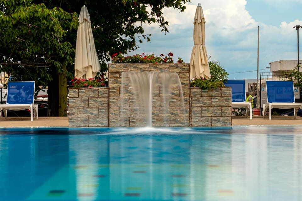 Swimming pool