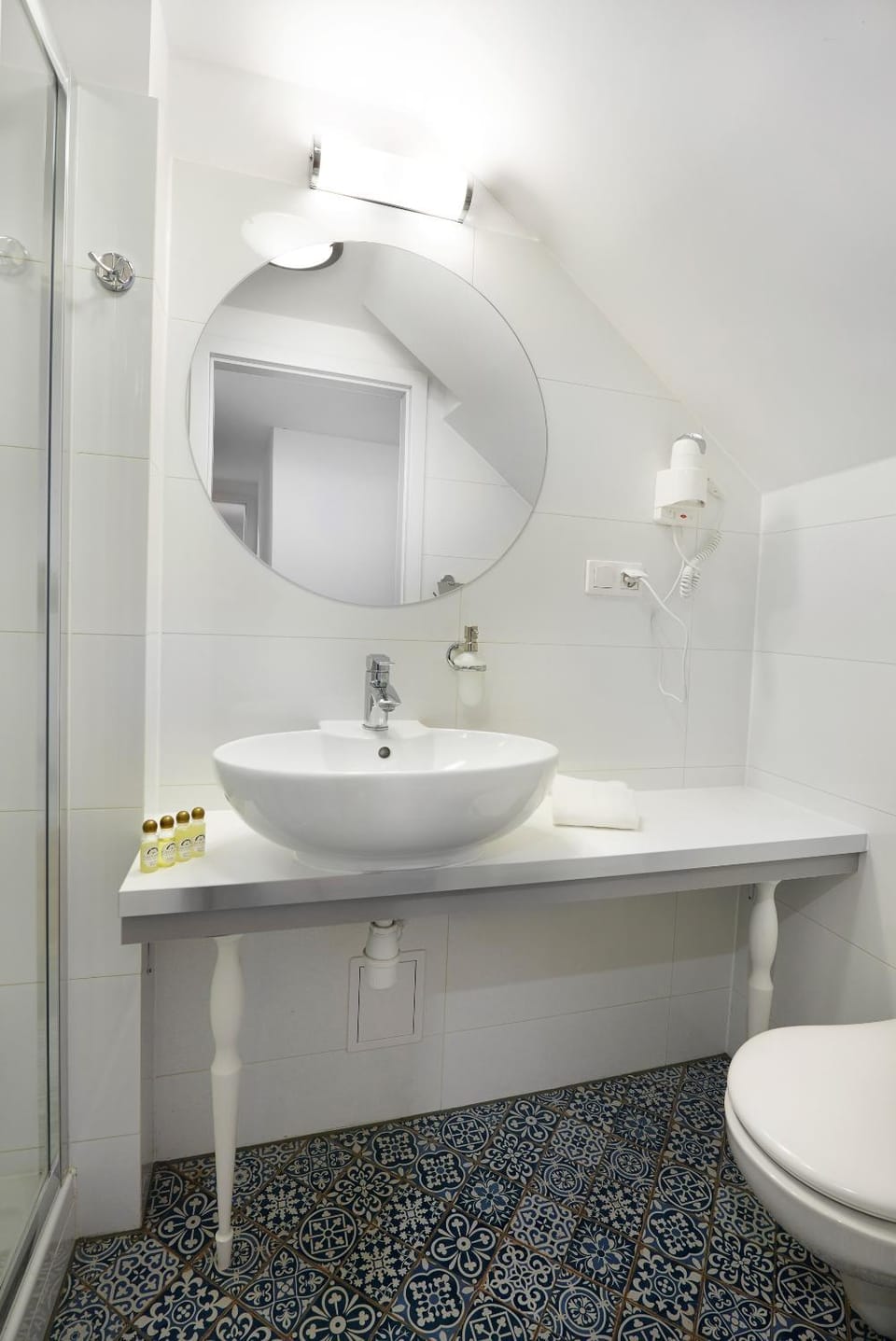 Shower, Toilet, Bathroom, heating