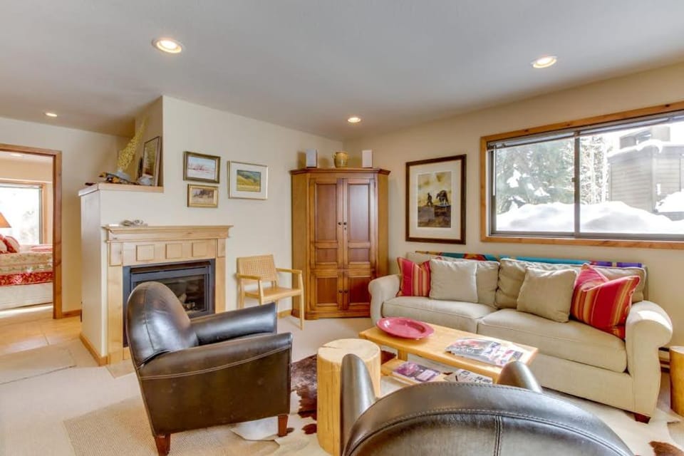 Bluff Mountain Charmer Apartment in Sun Valley