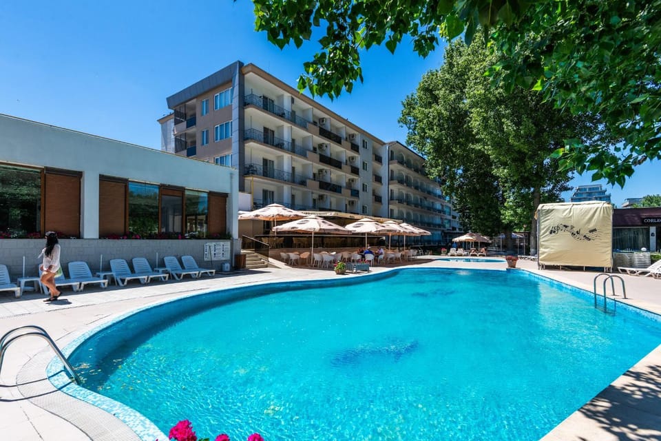 Complex Modern Mamaia Hotel in Constanta
