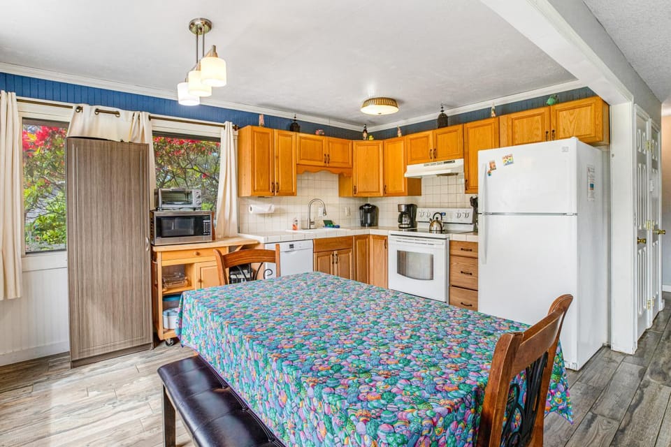 Pacific Breeze Hideaway House in Rockaway Beach