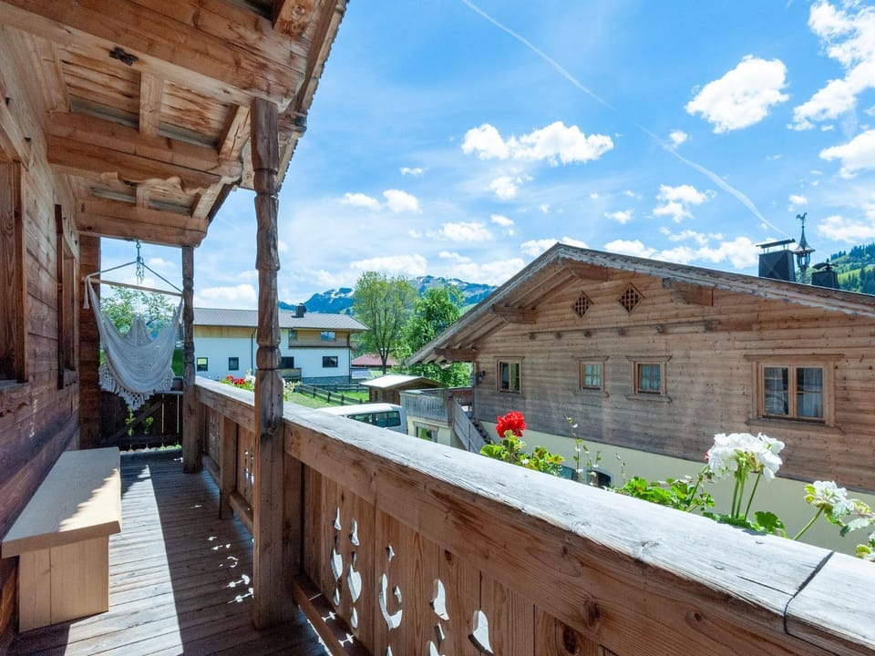 Neighbourhood, Balcony/Terrace