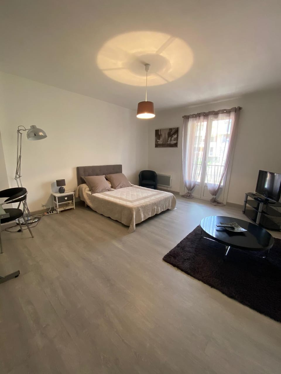 Bed, TV and multimedia, Photo of the whole room, Seating area