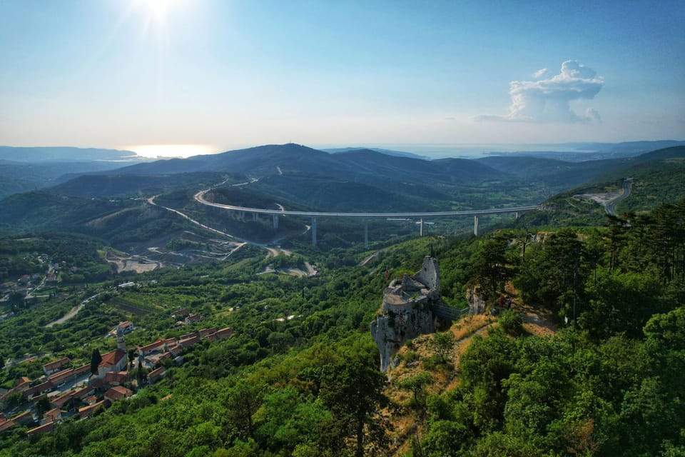 Nearby landmark, Day, Neighbourhood, Natural landscape, Bird's eye view