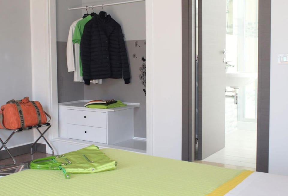 Bedroom, Area and facilities