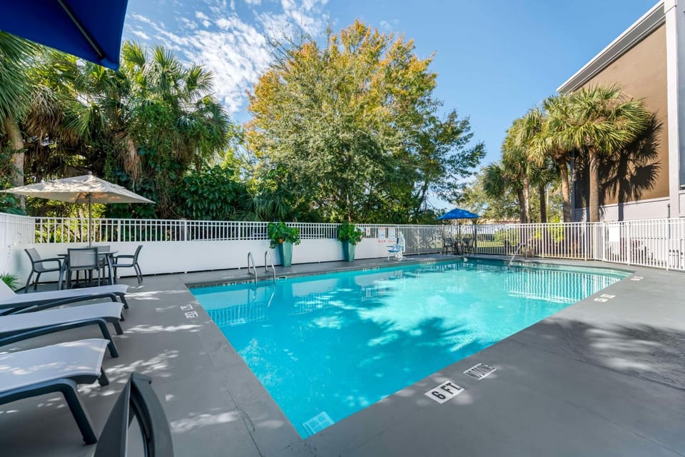 Pool view, Swimming pool