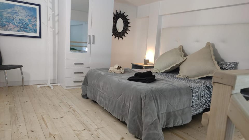 Bed, Photo of the whole room
