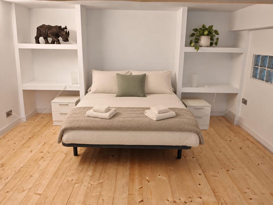 Bed, Bedroom