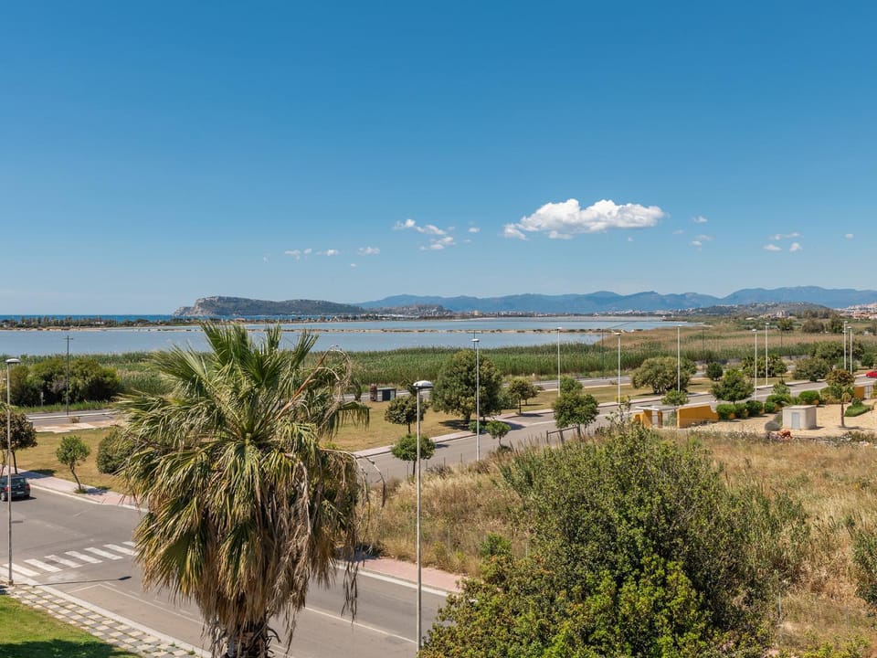 Neighbourhood, Sea view, Street view