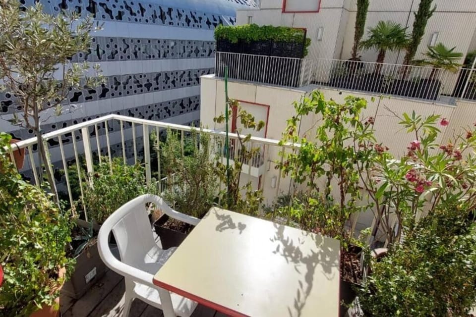 Eiffel seightseing Apartment in Paris