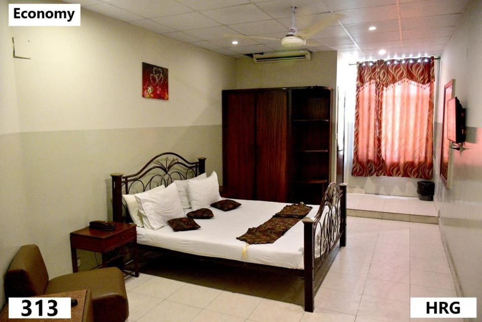 Hotel Royal Gardens Lahore Hotel in Lahore