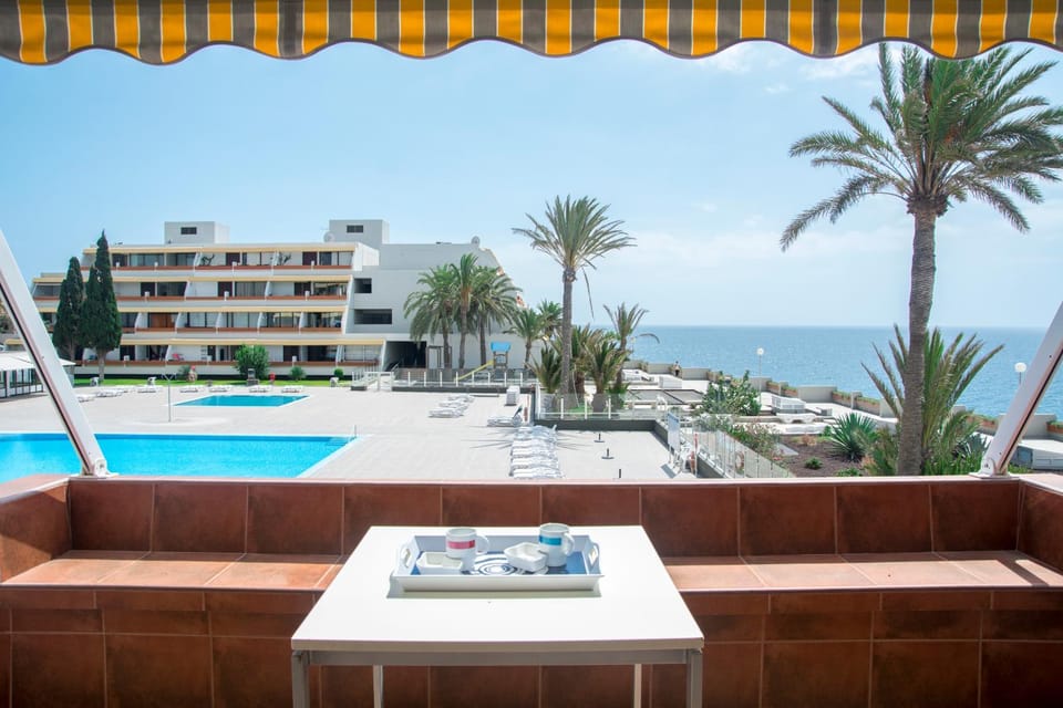 Balcony/Terrace, Pool view, Sea view