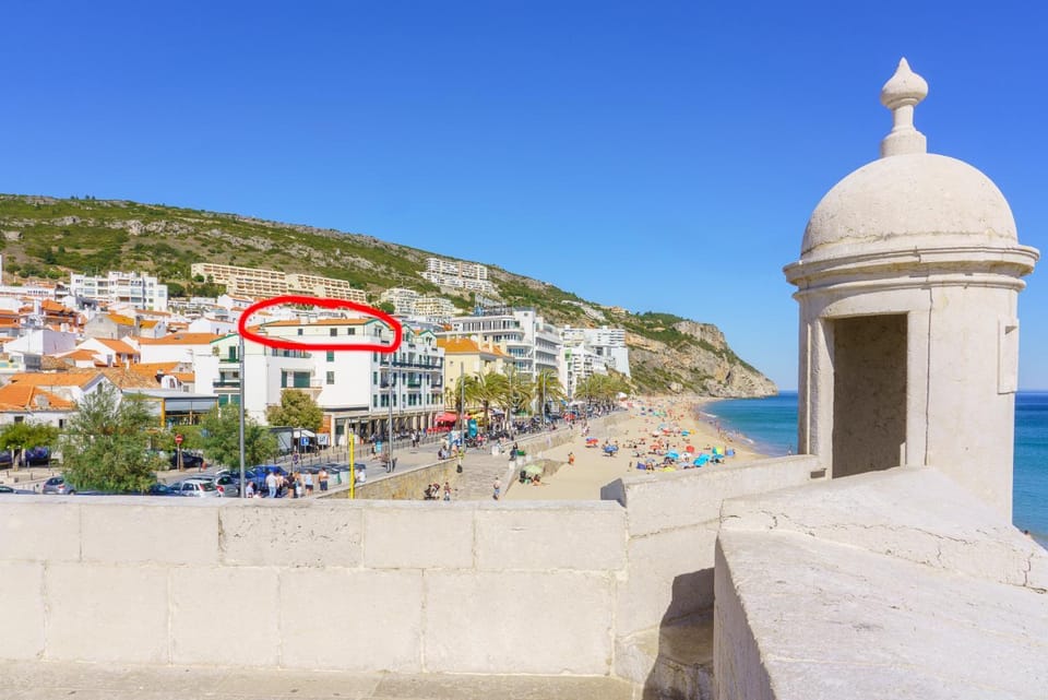 Restaurant/places to eat, Facade/entrance, Neighbourhood, Bird's eye view, Beach, Shopping Area