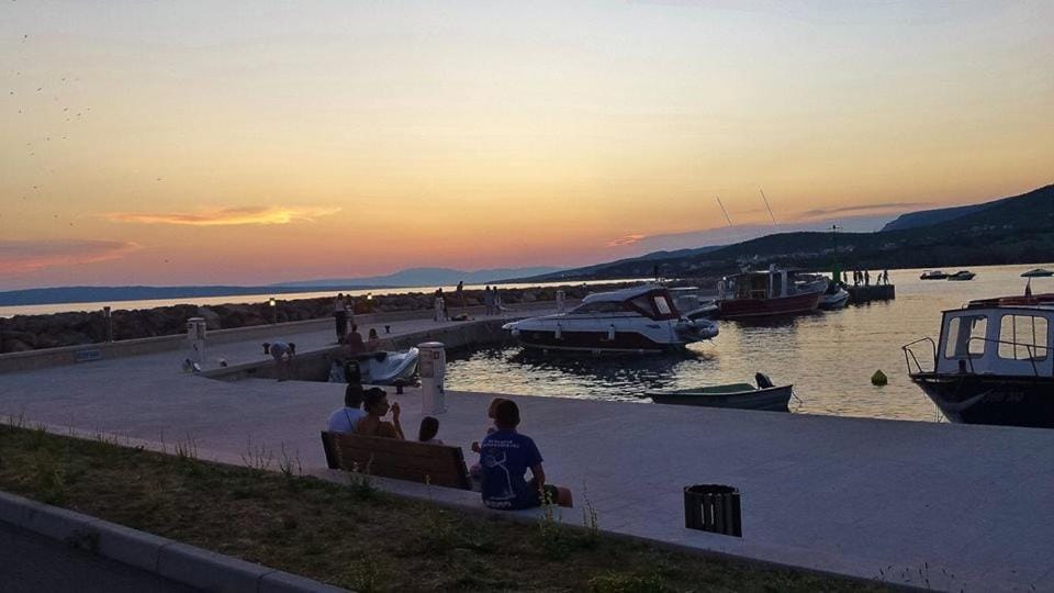 People, Natural landscape, Activities, Sea view, Sunset, group of guests