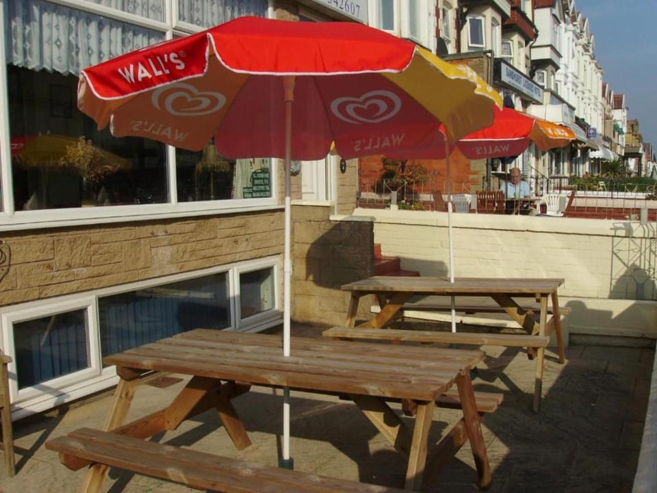 Patio, Restaurant/places to eat