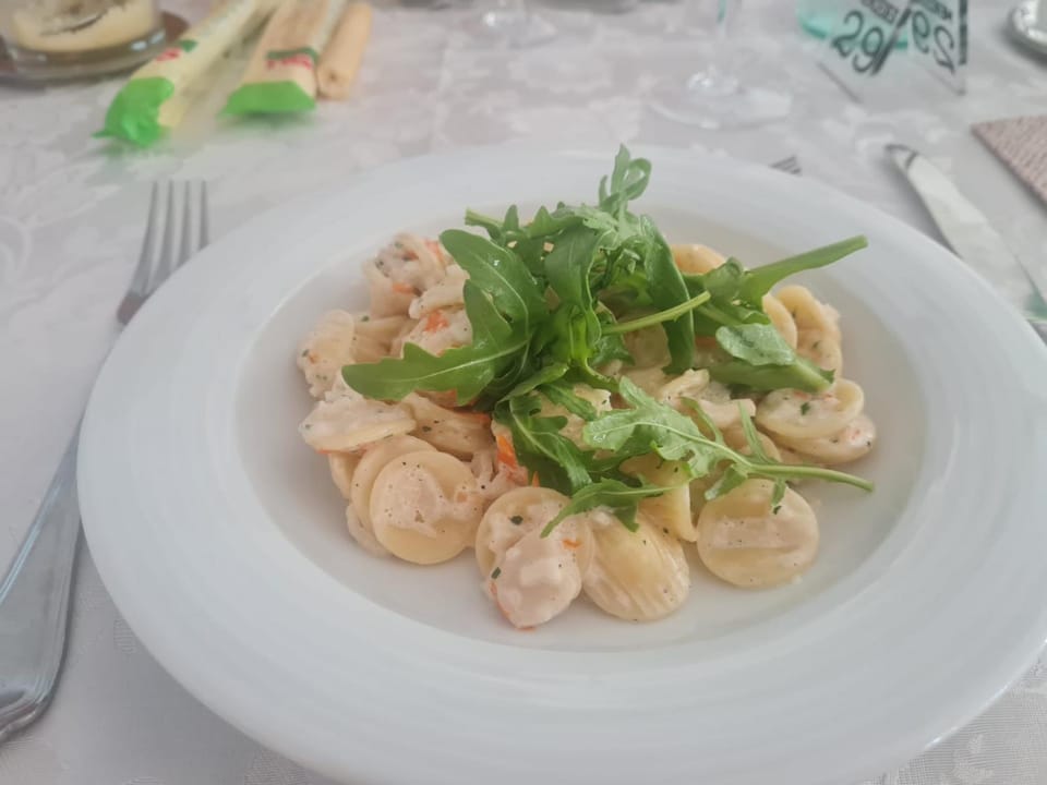 Restaurant/places to eat, Restaurant/places to eat